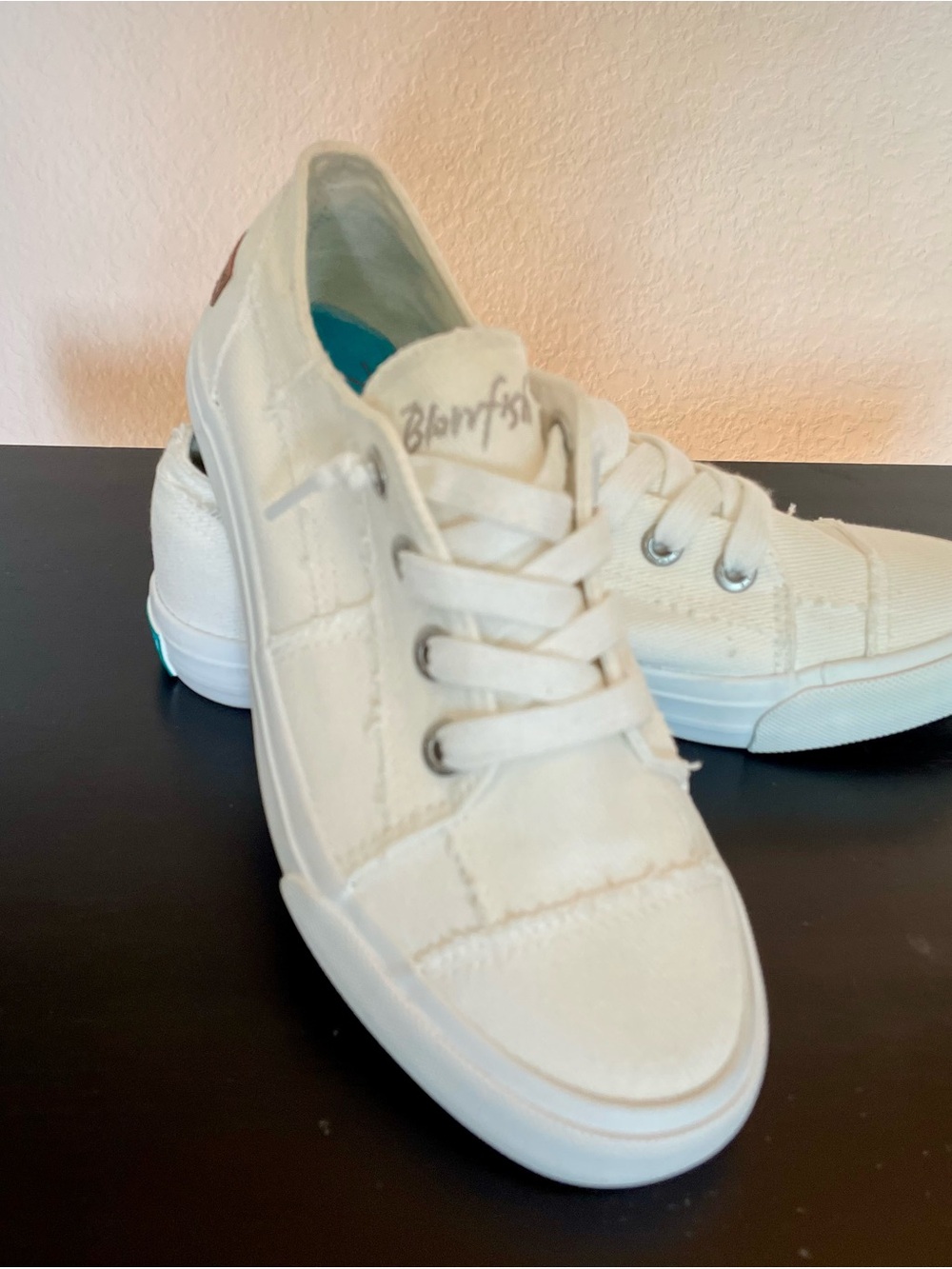 Blowfish Kids Cream Canvas Low-Top Lace-Up Sneakers 7.5